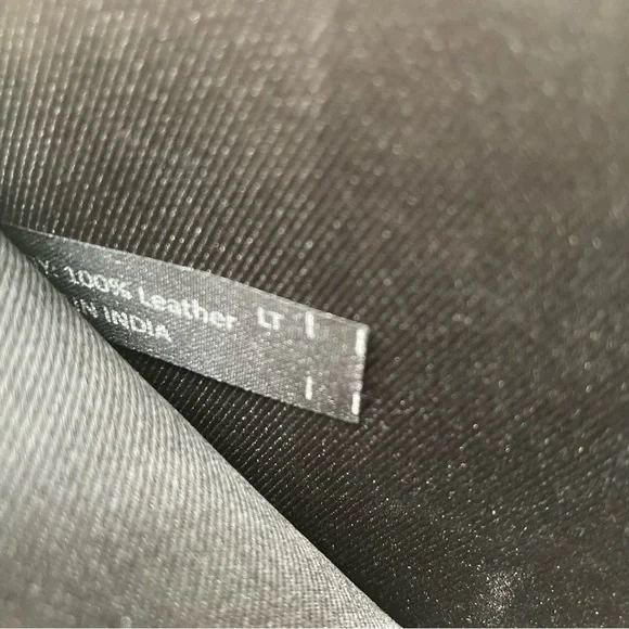 Margot New York 100% Leather Zipper Wallet - Picture 5 of 8